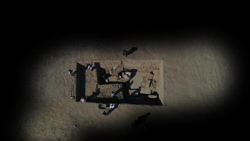 Magnesia'daki kazılarda Zeus Tapınağı'nın giriş kapısına ulaşıldı