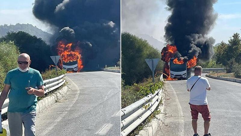 Rus turistleri taşıyan midibüs alev alev yandı
