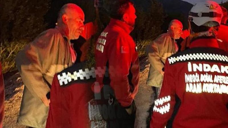 Ormanda kurtarma ekibiyle beraber kendini aradı