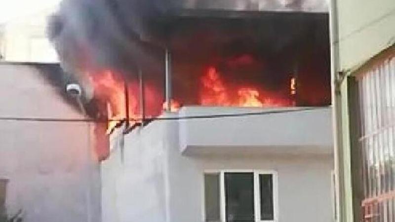 Bursa'da tekstil atölyesi terasında yangın