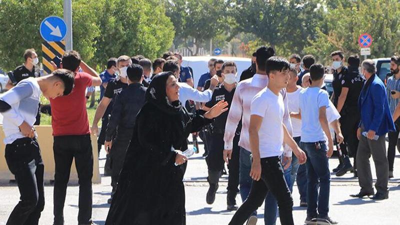 Duruşma sonrası adliye önünde kavga: 2 yaralı, 2 gözaltı