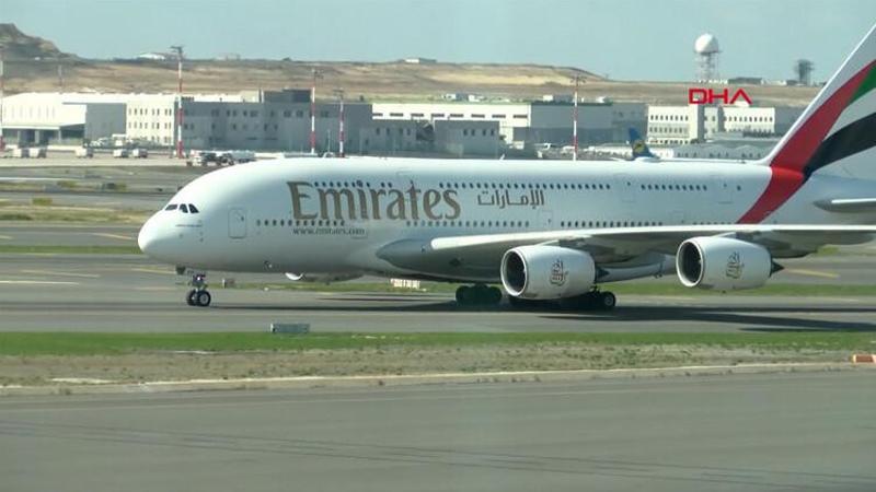 Londra-Dubai seferini yapan dev uçak, İstanbul Havalimanı'na acil iniş yaptı