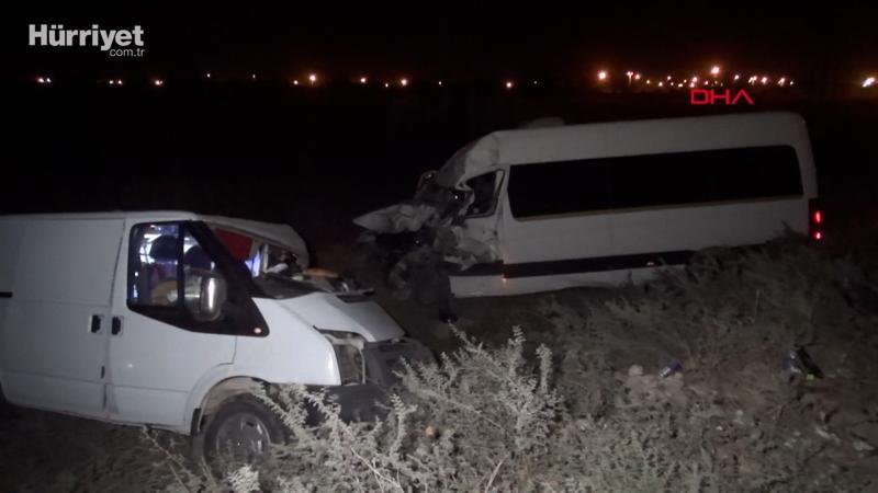 Şanlıurfa'da öğretmenlerin bulunduğu minibüs ile panelvan çarpıştı: 10 yaralı