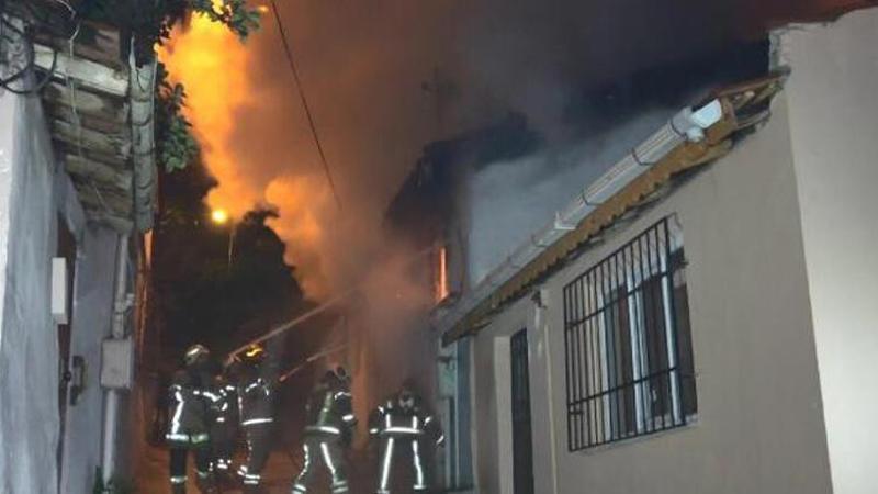 Bursa'da 2 katlı müstakil evde yangın