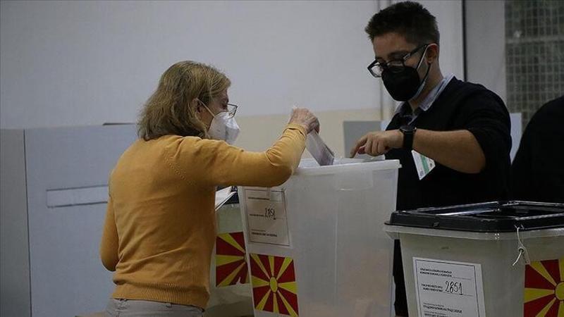 Kuzey Makedonya ve Kosova'da halk yerel seçimler için sandık başında