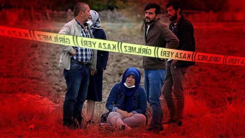 Yürüyüşe çıkan ailesinin yanında otomobil çarpan bisikletli hayatını kaybetti