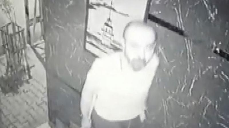 Binaya giremeyen hırsız güvenlik kamerasını çaldı