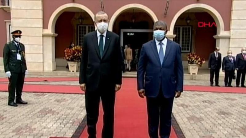 Cumhurbaşkanı Erdoğan, Angola'da! Resmi törenle karşılandı