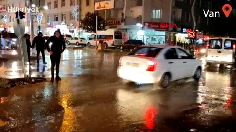 Van’da sağanak yağış etkili oldu