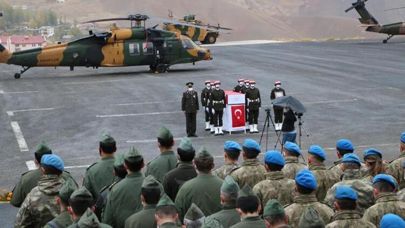 Şehit Uzman Çavuş Yunus Emre Yalman için Hakkari'de uğurlama töreni