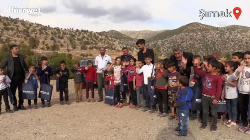 Baykar, ilk deneme uçuşlarının yapıldığı köyün sakinlerine İHA maketi hediye etti