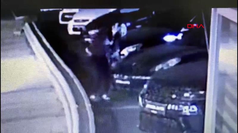 Beykoz'da lüks otomobilin farlarını 30 saniyede söküp, çaldılar