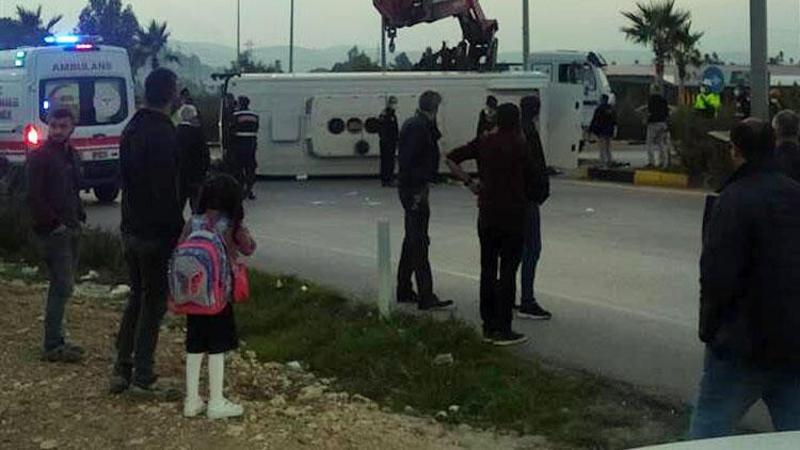 Mandalina bahçesinde çalışan işçilerin taşındığı 2 midibüs çarpıştı! Çok sayıda yaralı