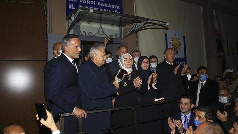 Cumhurbaşkanı Erdoğan, Binali Yıldırım'ın ziyaretinde vatandaşlara telefondan hitap etti