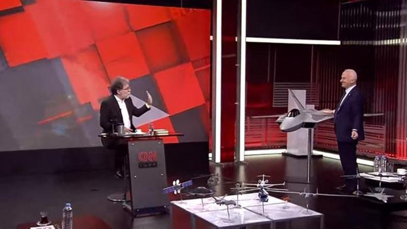Türk Havacılık-Uzay Sanayii Genel Müdürü Temel Kotil, canlı yayında Milli Muharip Uçağı'nı anlattı
