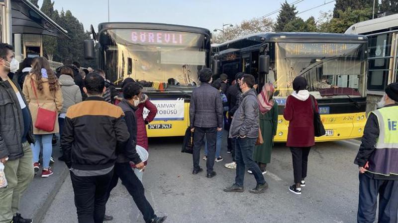 İstanbul'da tramvay hattı çalışması nedeniyle trafikte yoğunluk yaşanıyor
