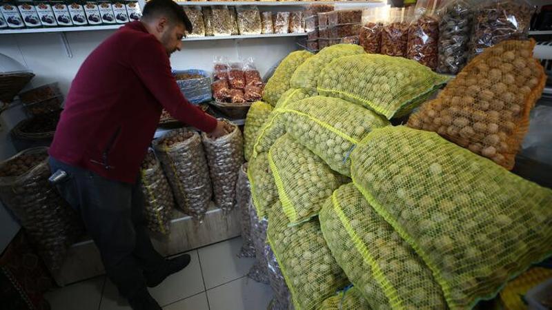 Taneyle satılan Adilcevaz cevizi, yurdun dört bir yanına gönderiliyor