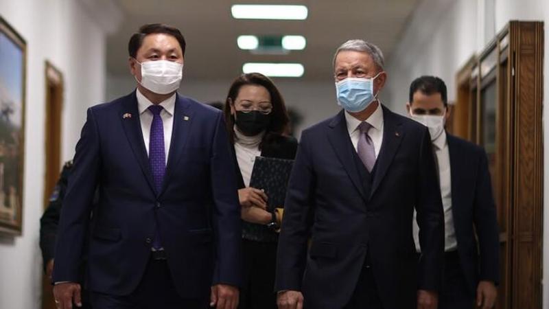 Milli Savunma Bakanı Akar, Moğolistan Savunma Bakanı Gürsed ile görüştü