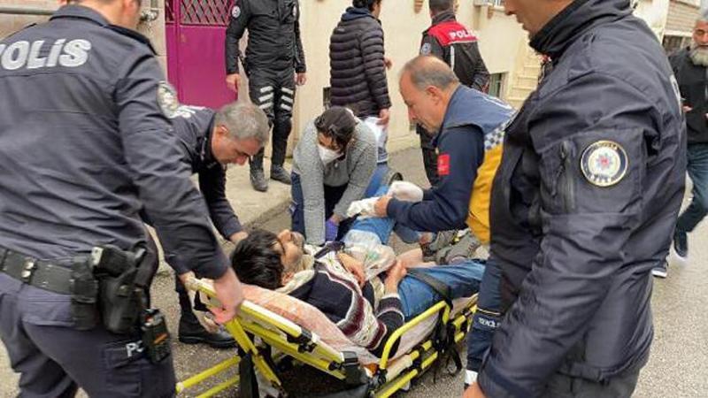 Ailesine şiddet uygulayan şüpheli polise bıçakla saldırdı
