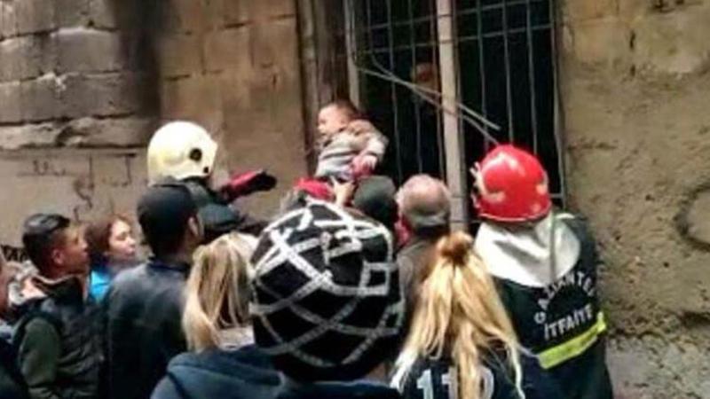 Gaziantep’te yangında mahsur kalan çocuklar kurtarıldı