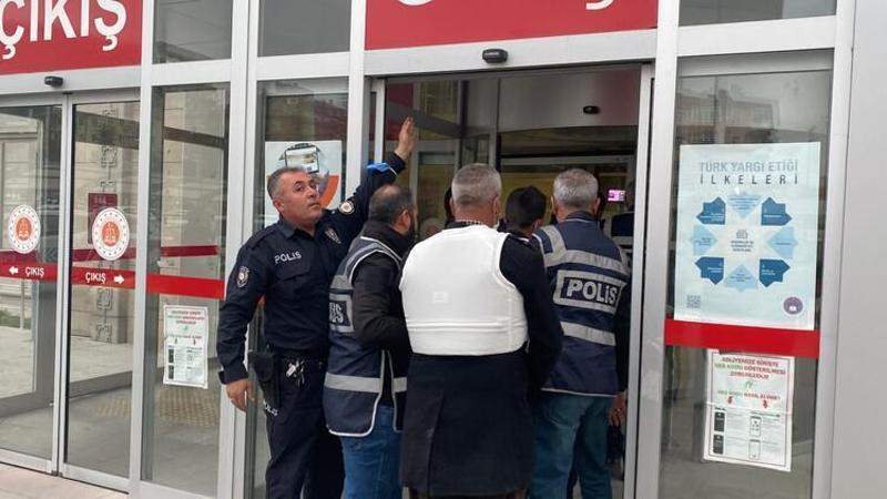 Cinayet şüphelisi baba ve iki oğlu saklandıkları evde yakalandı