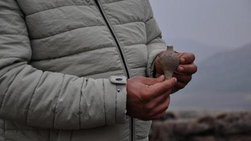 Taşlıgeçit Höyüğü'nde Roma dönemine ait parfüm şişesi bulundu