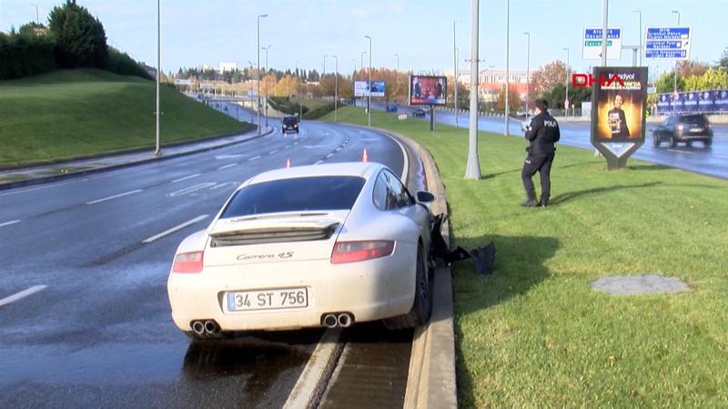 Bakırköy'de kaza lüks otomobil metrelerce sürüklendi