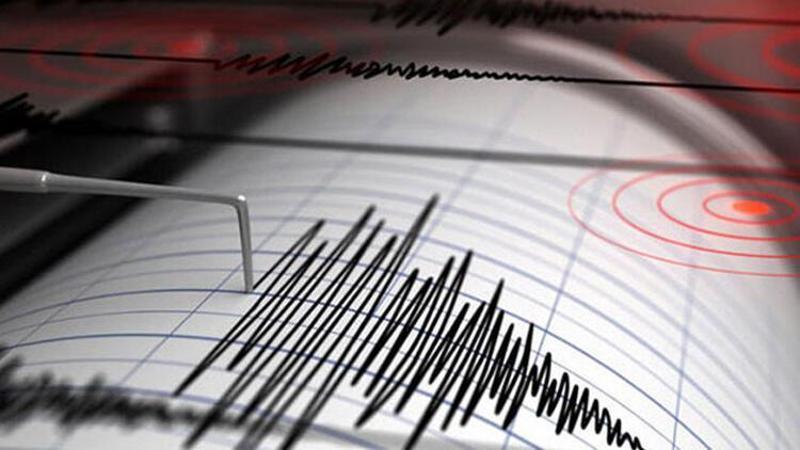 Ege Denizi'nde İzmir açıklarında 5.1 büyüklüğünde deprem