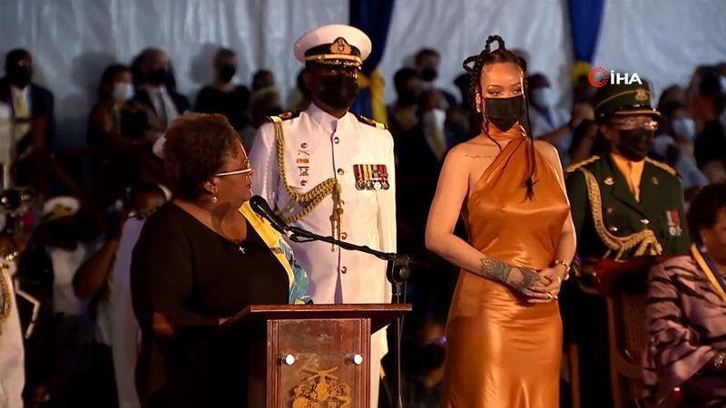 Cumhuriyet ilan eden Barbados’ta ulusal kahraman Rihanna oldu