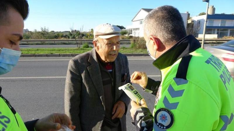83 yaşındaki Ömer dede polisi çileden çıkardı