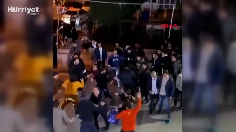 Başakşehir'de öğrencilerin meydan kavgası kamerada