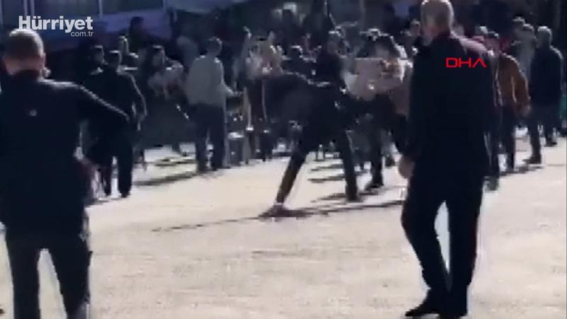 Dolmuşçuluk yapan ailelerin sıra kavgası: 1'i ağır, 8 yaralı