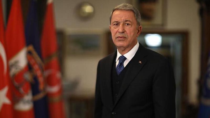 Milli Savunma Bakanı Hulusi Akar ve beraberindeki TSK komuta kademesi ile sınır hattında