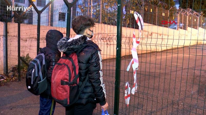 Elektrik şirketi, 50 yıllık sokağı tel örgüyle kapattı