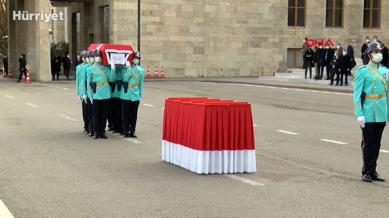 Eski Bakan Güldal Akşit için TBMM'de cenaze töreni düzenlendi