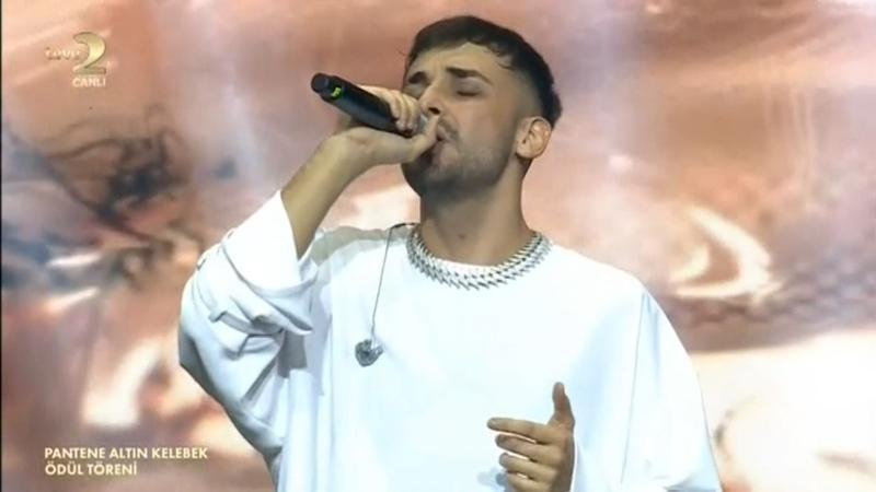 Sefo'dan davetlilere rap şöleni