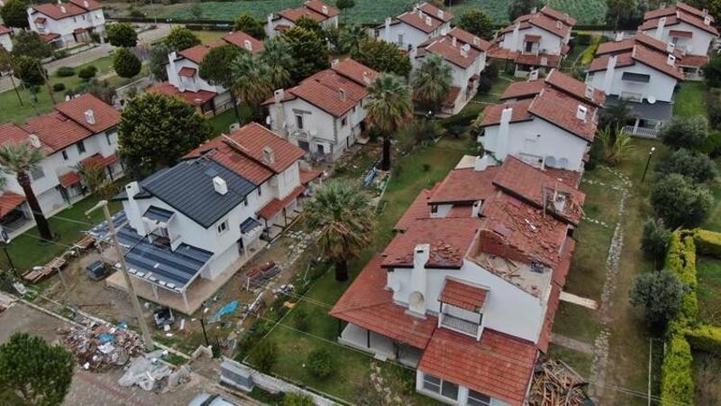 Ünlü tatil merkezi Çeşme’yi hortum vurdu