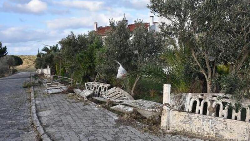 Çeşme'de hortumun ardından hasar tespit çalışmaları başlatıldı