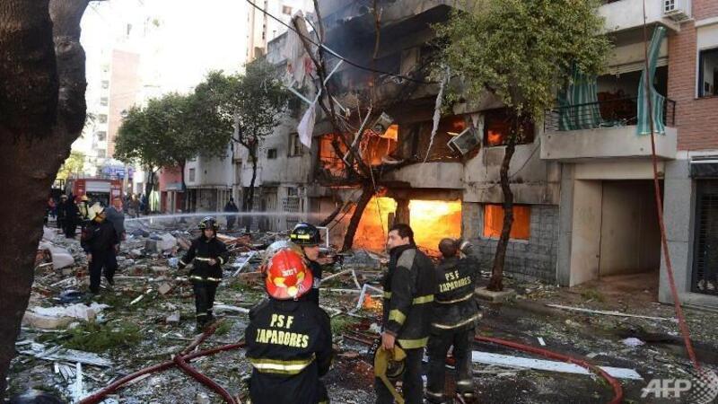 Arjantin’de 10 katlı apartmanda yangın