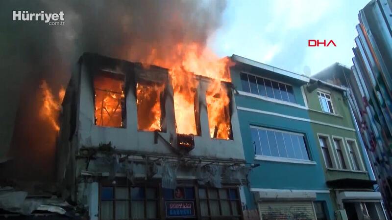 Balat'ta ünlü dizinin de çekildiği binada yangın 