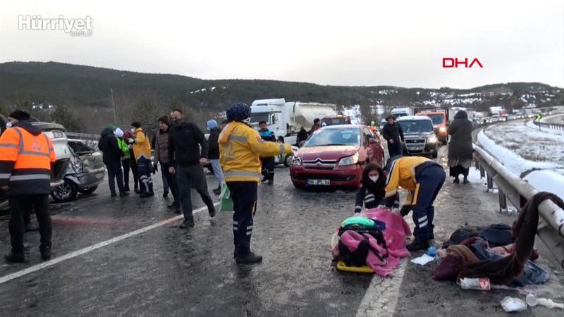 Bolu!da 12 aracın çarpıştığı zincirleme kaza; İstanbul yönü kapandı