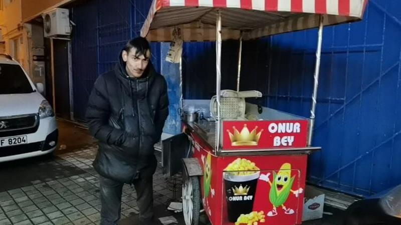 Bursa'da engelli gencin tezgahındaki malzemeler çalındı