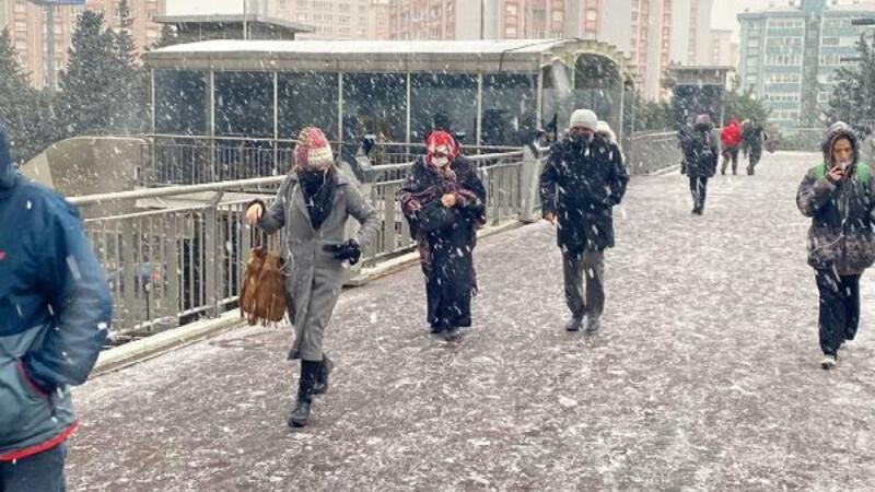 Kar yağışı İstanbul'a giriş yaptı