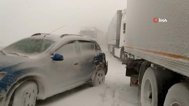 Kuzey Marmara Otoyolu'nda zincirleme kaza