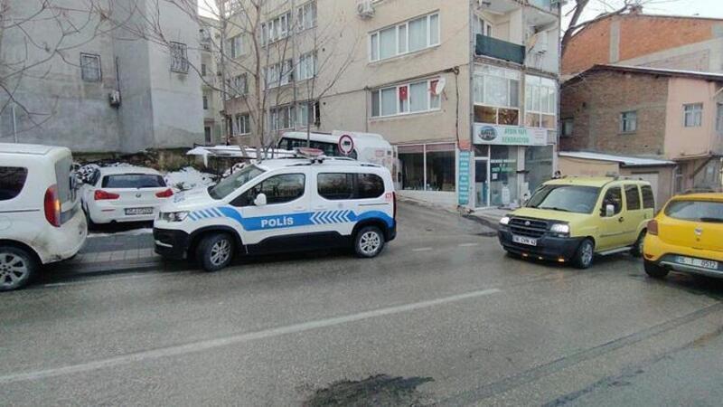 Bursa'da otobüse kartopu atan çocukları kovalayan otobüs şoförü bıçaklandı
