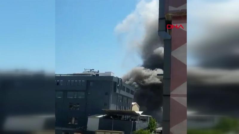 Bağcılar'da fabrikada yangın