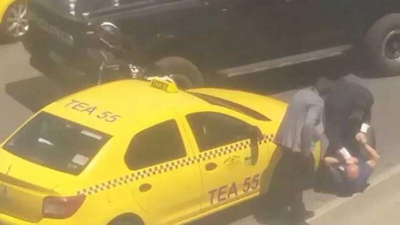 Üsküdar'da taksiciyle sürücünün kavgası