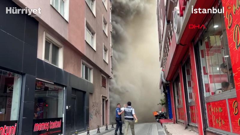 Ümraniye'de mobilya atölyesinde yangın