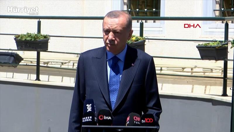 Cumhurbaşkanı Erdoğan cuma namazı sonrasında gazetecilerin sorularını yanıtladı