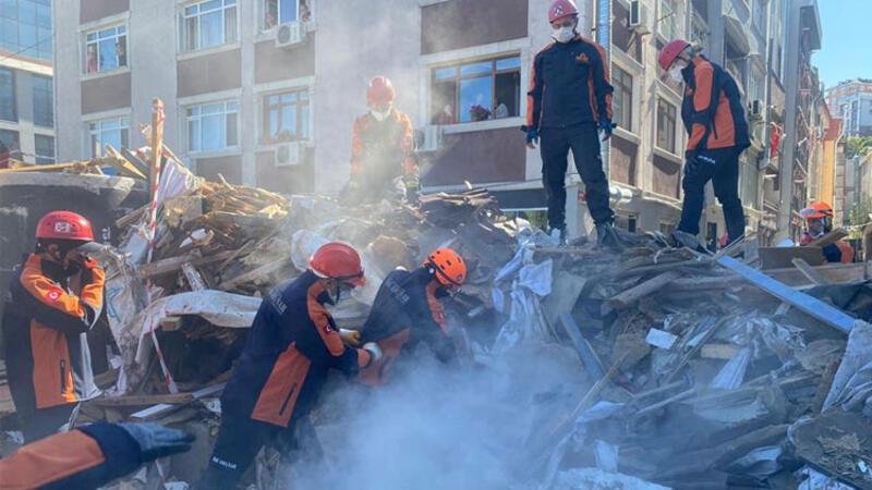 Bakan Soylu İstanbul’da 7.5’lik deprem tatbikatını takip etti